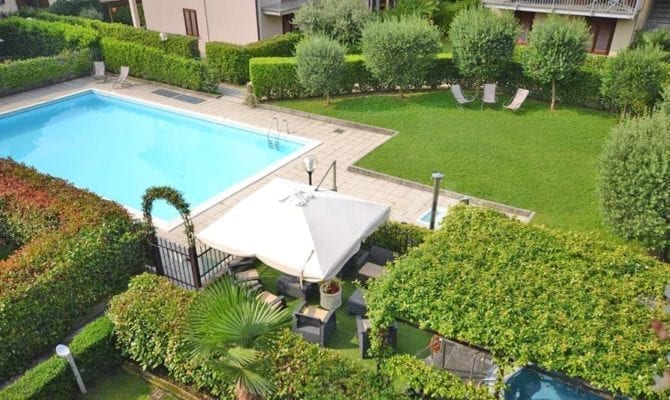 HolAp - Ferienwohnungen, Ferienhäuser im Tessin, Ascona, Locarno, Minusio, Orselina, Brione S.Minusio, Valle Maggia, Valle Verzasca, Gambarogno -  - H22013-157_368_Piscina