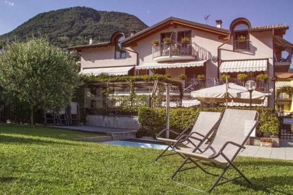 HolAp - Ferienwohnungen, Ferienhäuser im Tessin, Ascona, Locarno, Minusio, Orselina, Brione S.Minusio, Valle Maggia, Valle Verzasca, Gambarogno -  - H22013-157_EsternoLivoHouse