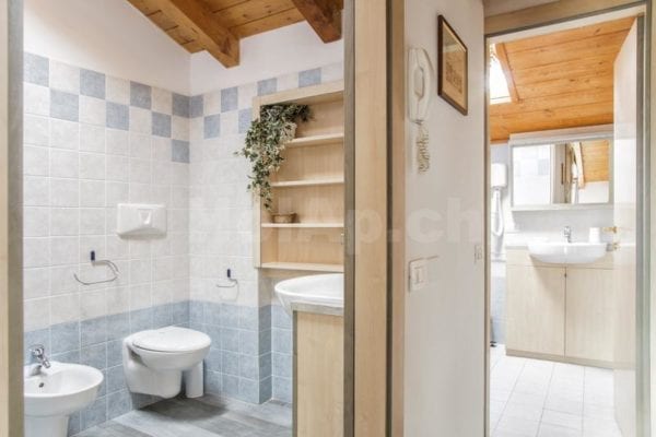 HolAp - Ferienwohnungen, Ferienhäuser im Tessin, Ascona, Locarno, Minusio, Orselina, Brione S.Minusio, Valle Maggia, Valle Verzasca, Gambarogno -  - H22013-368_TrilocaleSup_bagno1