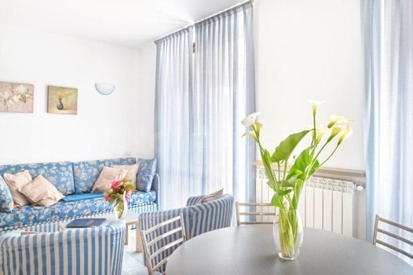 HolAp - Ferienwohnungen, Ferienhäuser im Tessin, Ascona, Locarno, Minusio, Orselina, Brione S.Minusio, Valle Maggia, Valle Verzasca, Gambarogno -  - H22013-368_TrilocaleSup_soggiorno2