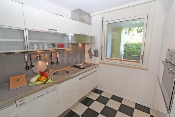 HolAp - Ferienwohnungen, Ferienhäuser im Tessin, Ascona, Locarno, Minusio, Orselina, Brione S.Minusio, Valle Maggia, Valle Verzasca, Gambarogno - H6612-325_cucina.jpg