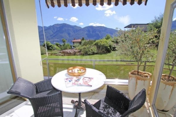 HolAp - Ferienwohnungen, Ferienhäuser im Tessin, Ascona, Locarno, Minusio, Orselina, Brione S.Minusio, Valle Maggia, Valle Verzasca, Gambarogno - H6612-435_balcone.jpg