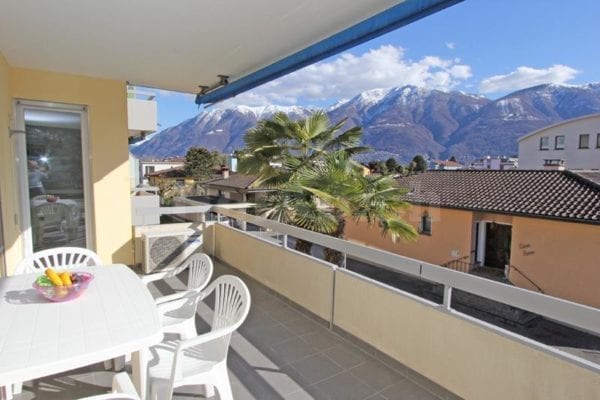 HolAp - Ferienwohnungen, Ferienhäuser im Tessin, Ascona, Locarno, Minusio, Orselina, Brione S.Minusio, Valle Maggia, Valle Verzasca, Gambarogno -  - H6612-441_balcone1