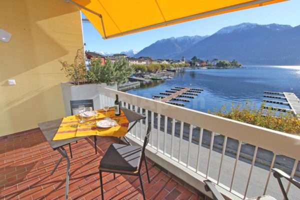HolAp - Ferienwohnungen, Ferienhäuser im Tessin, Ascona, Locarno, Minusio, Orselina, Brione S.Minusio, Valle Maggia, Valle Verzasca, Gambarogno - H6612-466_balcone