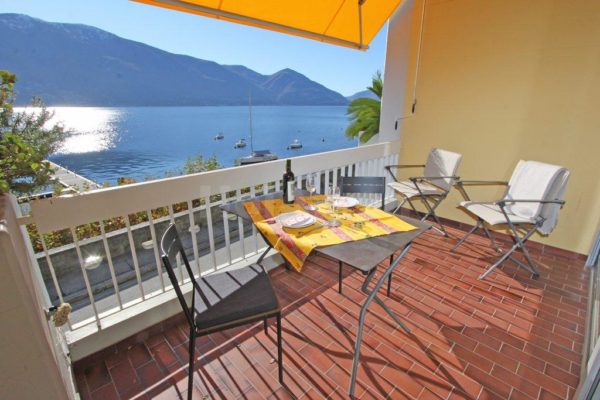 HolAp - Ferienwohnungen, Ferienhäuser im Tessin, Ascona, Locarno, Minusio, Orselina, Brione S.Minusio, Valle Maggia, Valle Verzasca, Gambarogno - H6612-466_balcone1