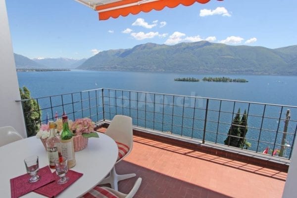 HolAp - Ferienwohnungen, Ferienhäuser im Tessin, Ascona, Locarno, Minusio, Orselina, Brione S.Minusio, Valle Maggia, Valle Verzasca, Gambarogno - H6613-456_terrazza.jpg