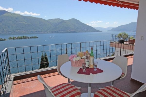 HolAp - Ferienwohnungen, Ferienhäuser im Tessin, Ascona, Locarno, Minusio, Orselina, Brione S.Minusio, Valle Maggia, Valle Verzasca, Gambarogno - H6613-456_terrazza1.jpg