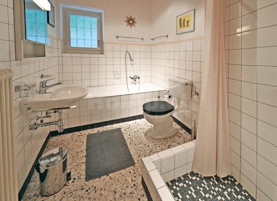 HolAp - Ferienwohnungen, Ferienhäuser im Tessin, > Ascona, Locarno, Minusio, Orselina, Brione S.Minusio, Valle Maggia,  > Valle Verzasca, Gambarogno - H6616-342_bagno
