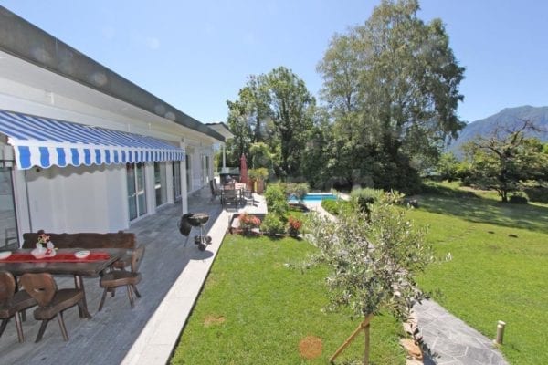 HolAp - Ferienwohnungen, Ferienhäuser im Tessin, Ascona, Locarno, Minusio, Orselina, Brione S.Minusio, Valle Maggia, Valle Verzasca, Gambarogno - H6645-134_esterno_terrazza.jpg