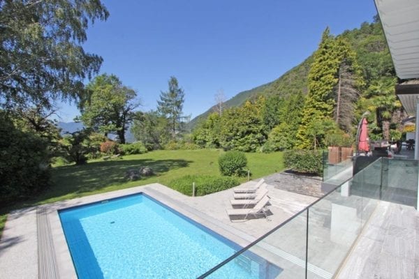 HolAp - Ferienwohnungen, Ferienhäuser im Tessin, Ascona, Locarno, Minusio, Orselina, Brione S.Minusio, Valle Maggia, Valle Verzasca, Gambarogno - H6645-134_piscina.jpg
