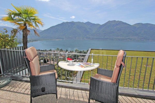 H6648 349_balcone