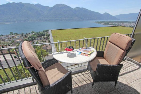 H6648 349_balcone1