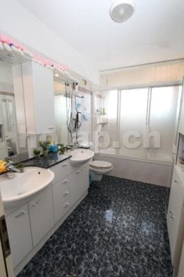 HolAp - Ferienwohnungen, Ferienhäuser im Tessin, Ascona, Locarno, Minusio, Orselina, Brione S.Minusio, Valle Maggia, Valle Verzasca, Gambarogno - 6648H213-1262_6648H213_Bagno.jpg