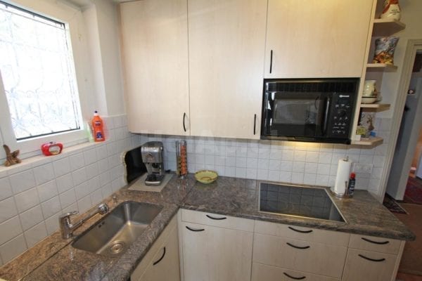 HolAp - Ferienwohnungen, Ferienhäuser im Tessin, Ascona, Locarno, Minusio, Orselina, Brione S.Minusio, Valle Maggia, Valle Verzasca, Gambarogno - 6616H217_cucina.jpg