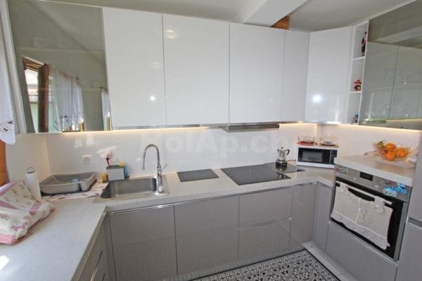 HolAp - Ferienwohnungen, Ferienhäuser im Tessin, Ascona, Locarno, Minusio, Orselina, Brione S.Minusio, Valle Maggia, Valle Verzasca, Gambarogno - 6646H218_cucina.jpg