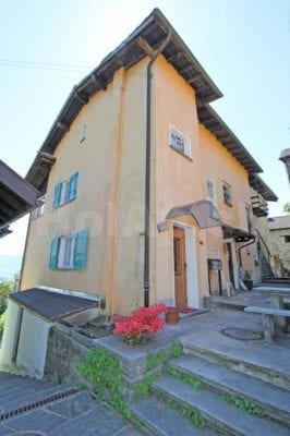 HolAp - Ferienwohnungen, Ferienhäuser im Tessin, Ascona, Locarno, Minusio, Orselina, Brione S.Minusio, Valle Maggia, Valle Verzasca, Gambarogno - 6646H218_esterno_retro.jpg