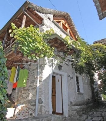 HolAp - Ferienwohnungen, Ferienhäuser im Tessin, Ascona, Locarno, Minusio, Orselina, Brione S.Minusio, Valle Maggia, Valle Verzasca, Gambarogno - 6631R200-972_6631R200_Titolo_rustico.jpg