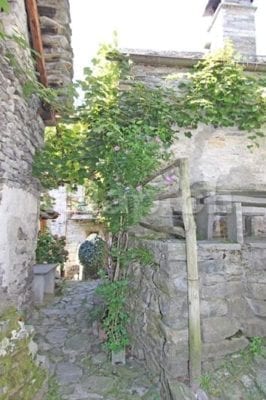 HolAp - Ferienwohnungen, Ferienhäuser im Tessin, Ascona, Locarno, Minusio, Orselina, Brione S.Minusio, Valle Maggia, Valle Verzasca, Gambarogno - 6631R200-984_6631R200_di_sotto.jpg